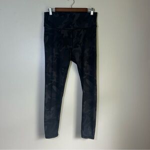 Black Camo Form-Fitting Leggings with Tapered Leg Design